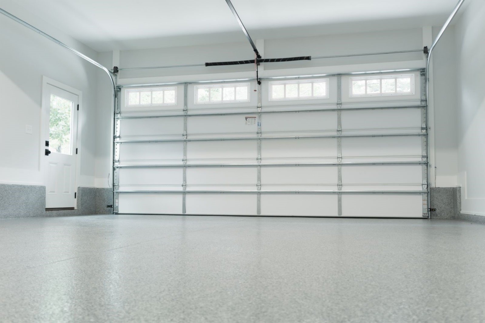 Read more about the article Modern Glass and Aluminum Garage Doors in San Antonio